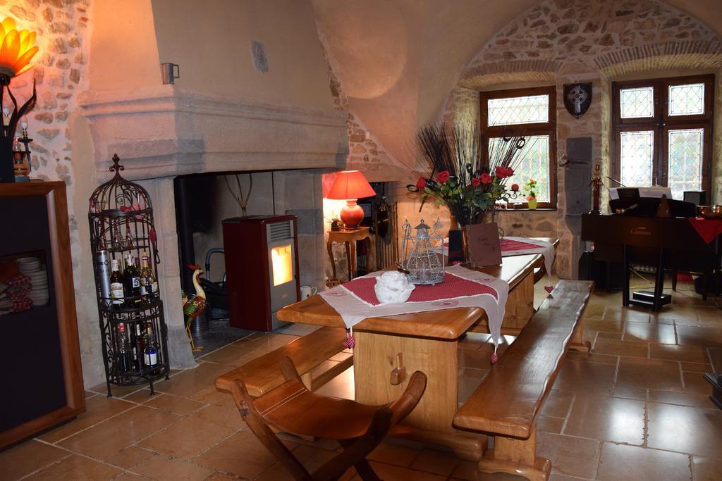 Chateau Des Aiguilles Saint-Remy-de-Chargnat Luaran gambar