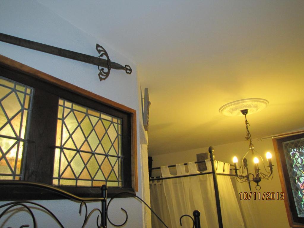 Chateau Des Aiguilles Saint-Remy-de-Chargnat Bilik gambar